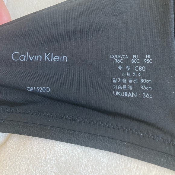 Calvin Klein Tshirt Bra, Black, Adjustable Straps, Strapless Option, NWT - Picture 3 of 7